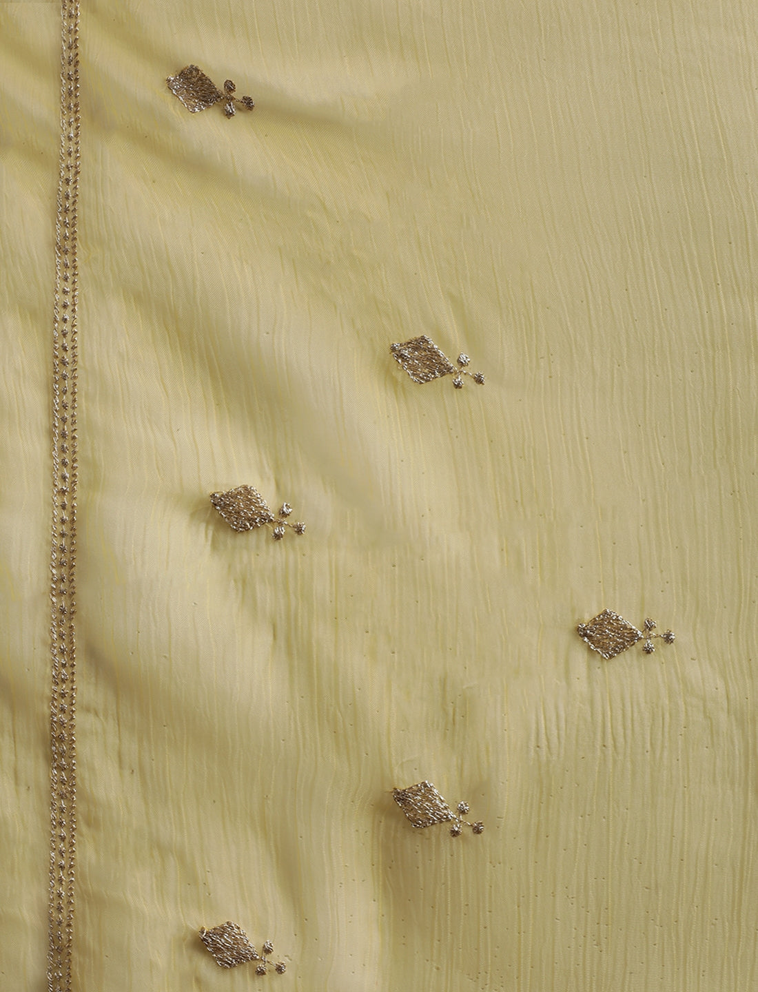 Women Ethnic Motifs Embroidered Saree in Yellow