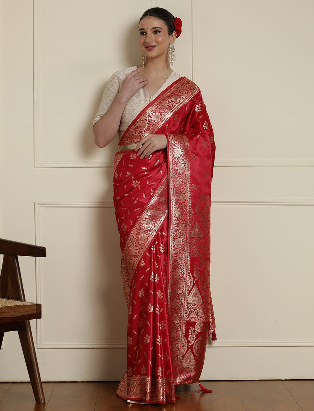 Ethnic Motif Woven Design Zari Banarasi Saree with Blouse Piece in Pink