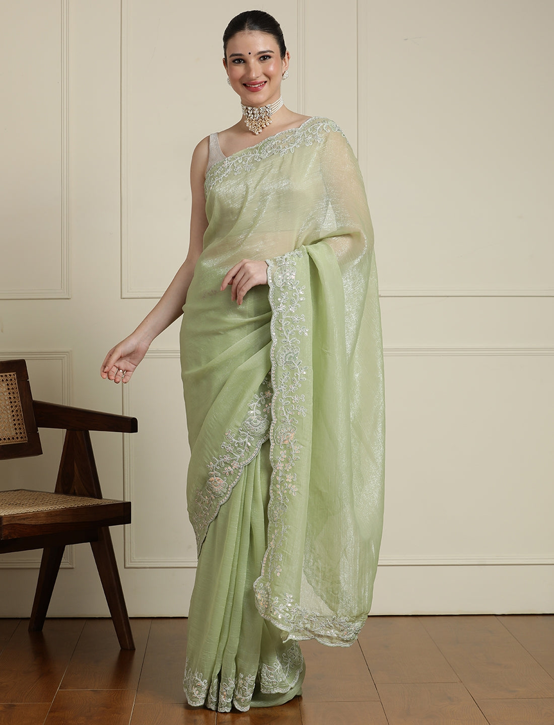 Woven Design Floral Saree With Blouse in Green