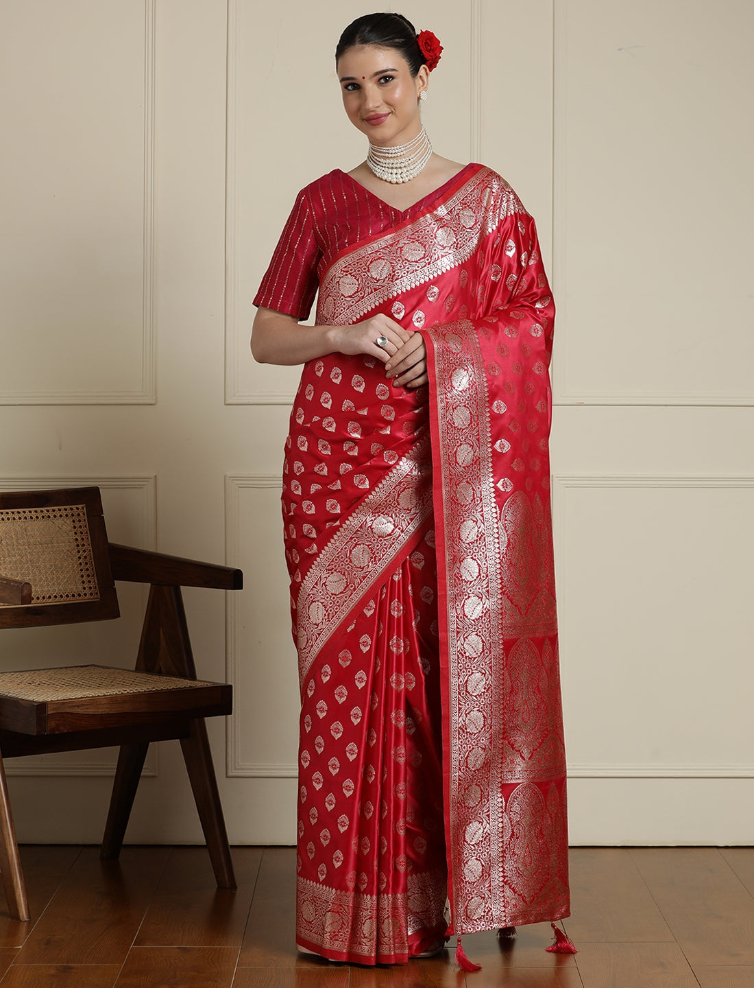 Ethnic Motifs Woven Design Banarasi Saree With Blouse Piece in Red
