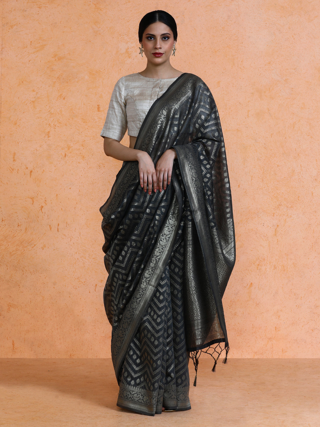 Navriti Cotton in Grey