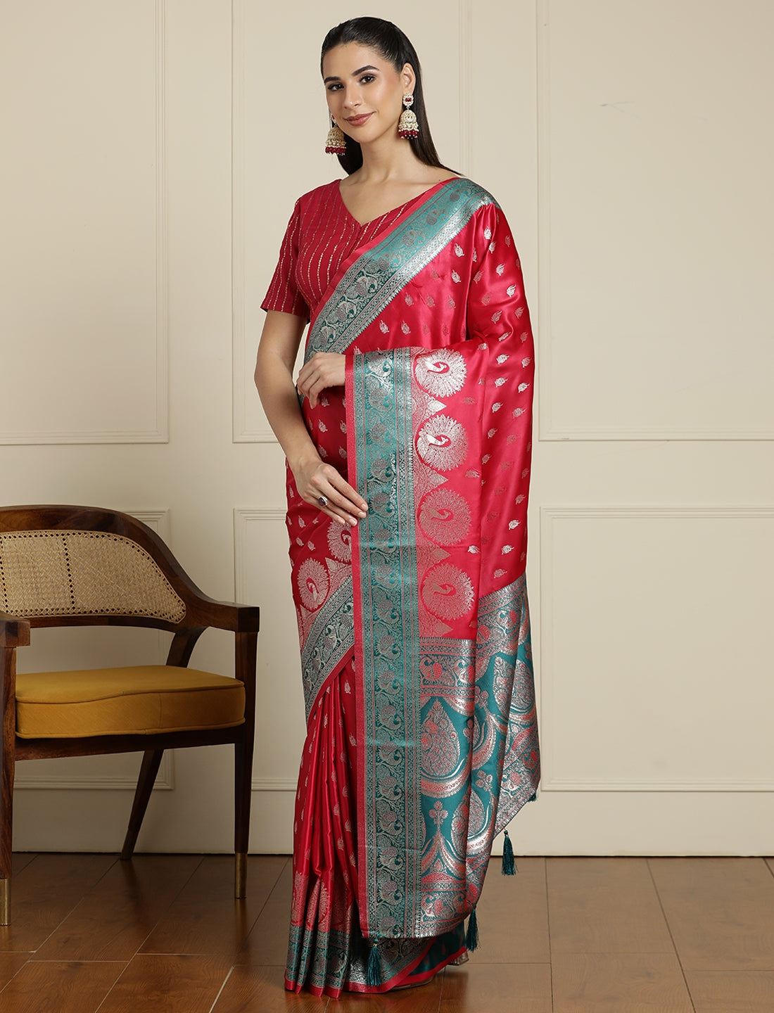 Ethnic Motifs Woven Design Zari Banarasi Saree in Pink