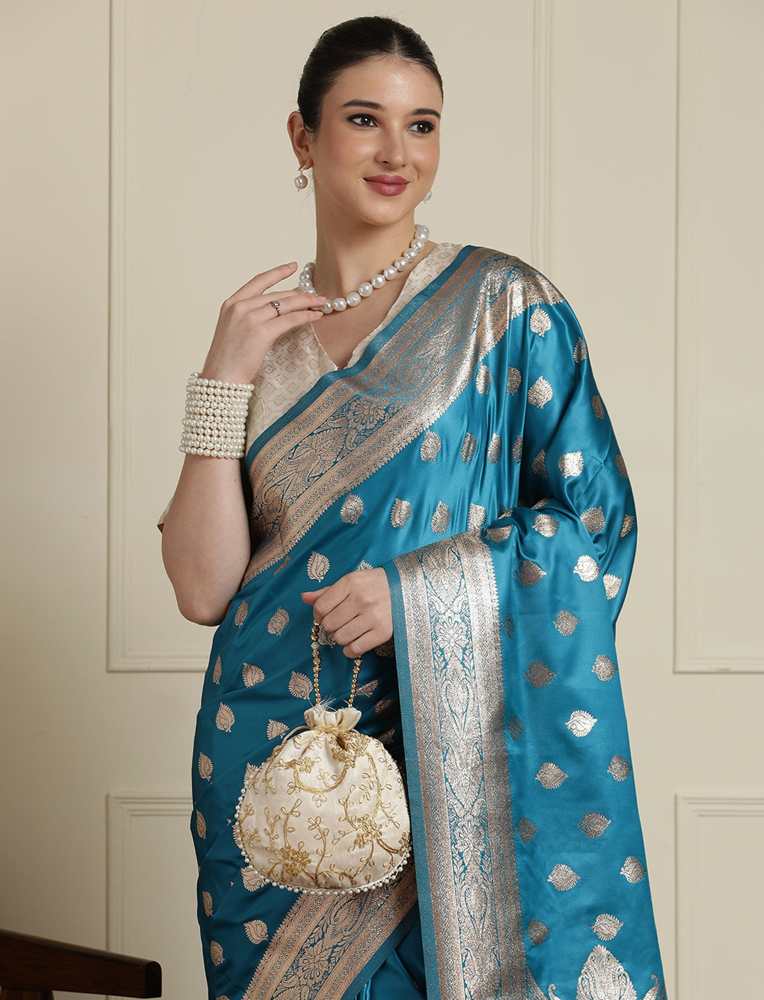 Ethnic Motifs Woven Design Zari Banarasi Saree With Blouse Piece in Blue