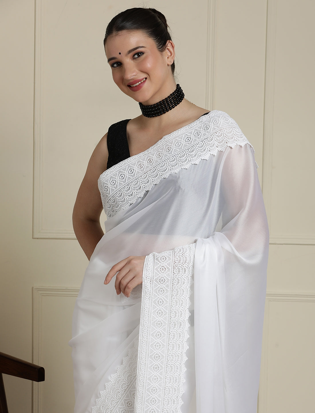 Embroidered Saree With Blouse Piece in White