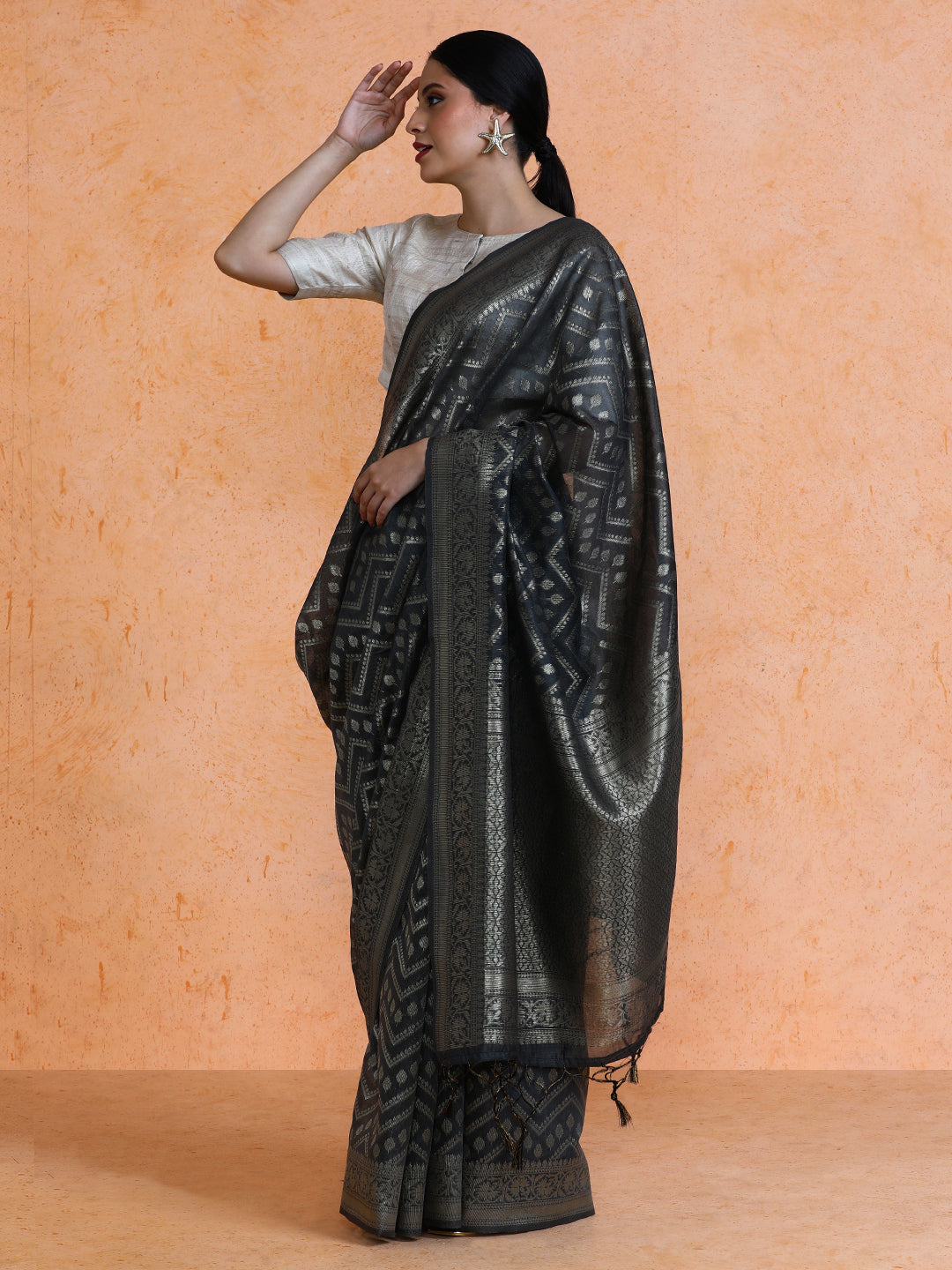 Navriti Cotton in Grey