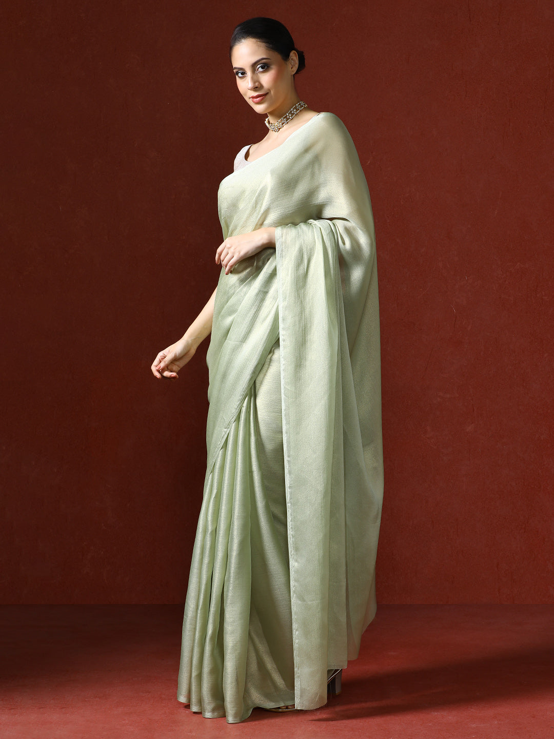 Solid Saree with Blouse Piece in Green