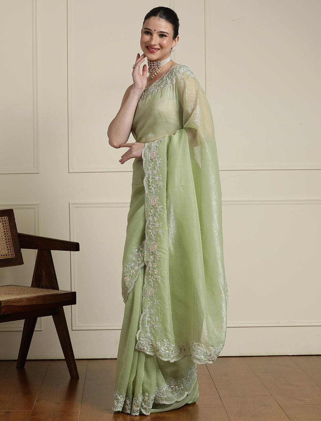 Woven Design Floral Saree With Blouse in Green