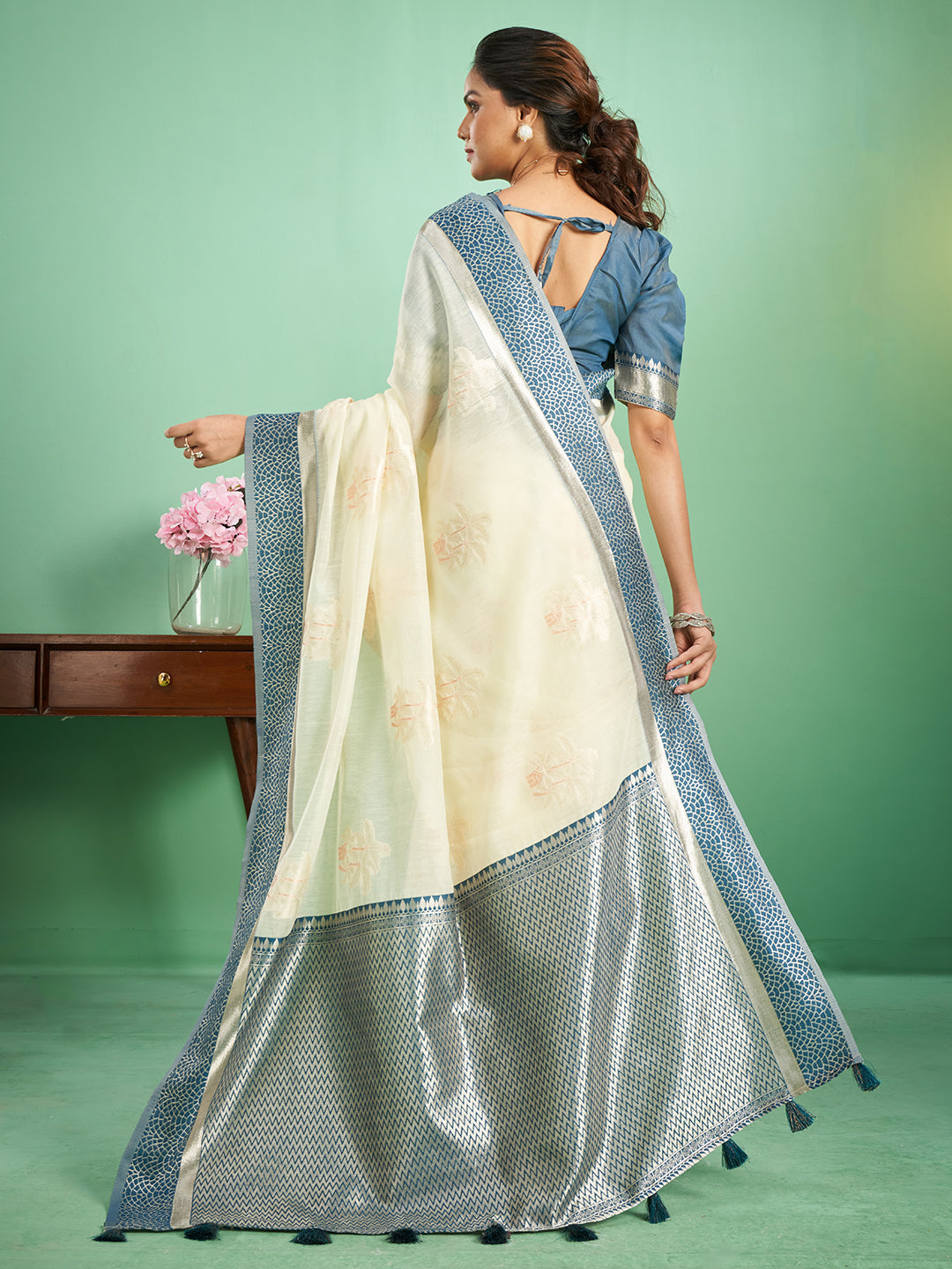 Rohini Cotton In White & Blue