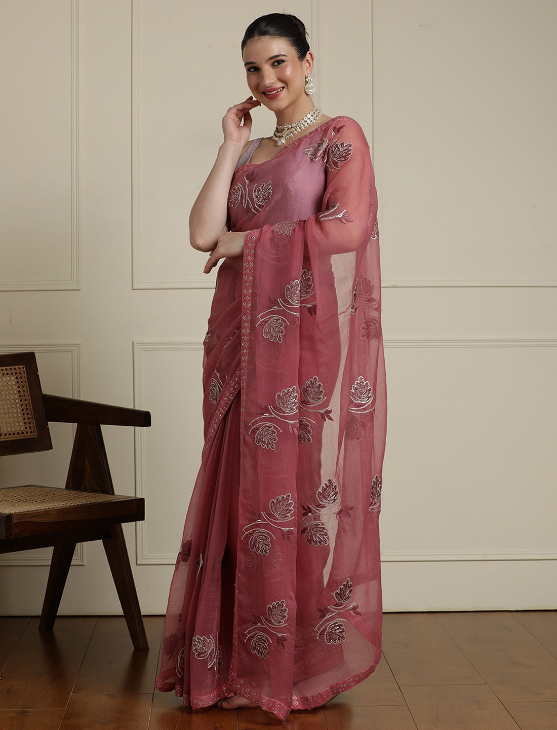 Woven Design Floral Motif Printed Saree With Blouse Piece in Pink