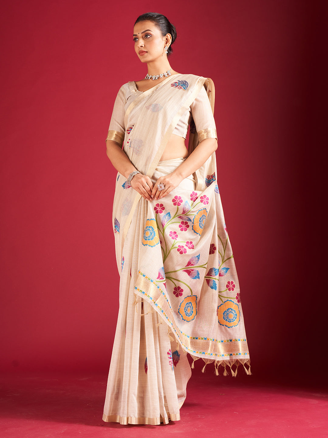 Chandrika Cotton In Beige with Navy Blue And Red Motifs