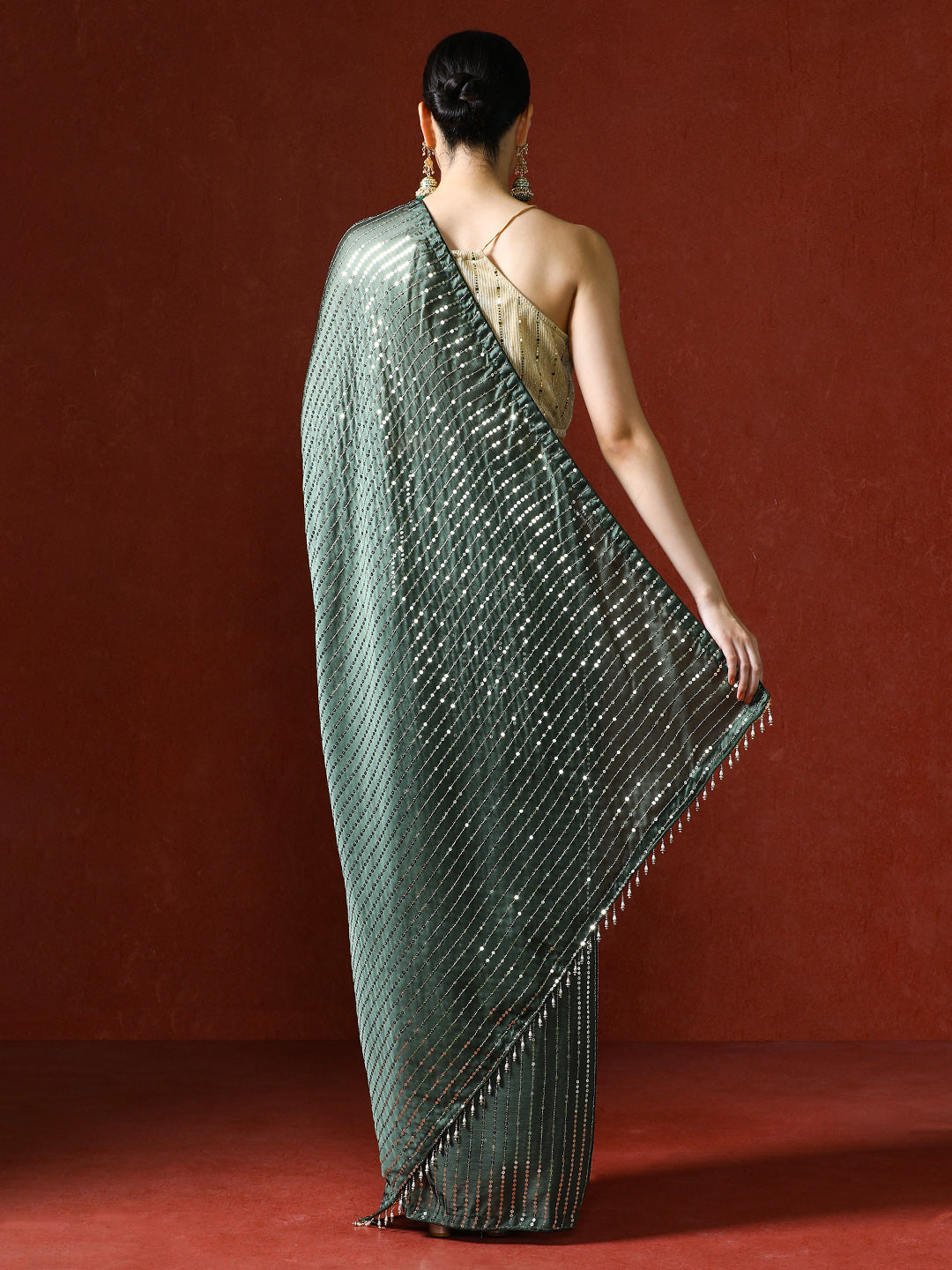 Women Sequinned Embellished Heavy Work Saree in green