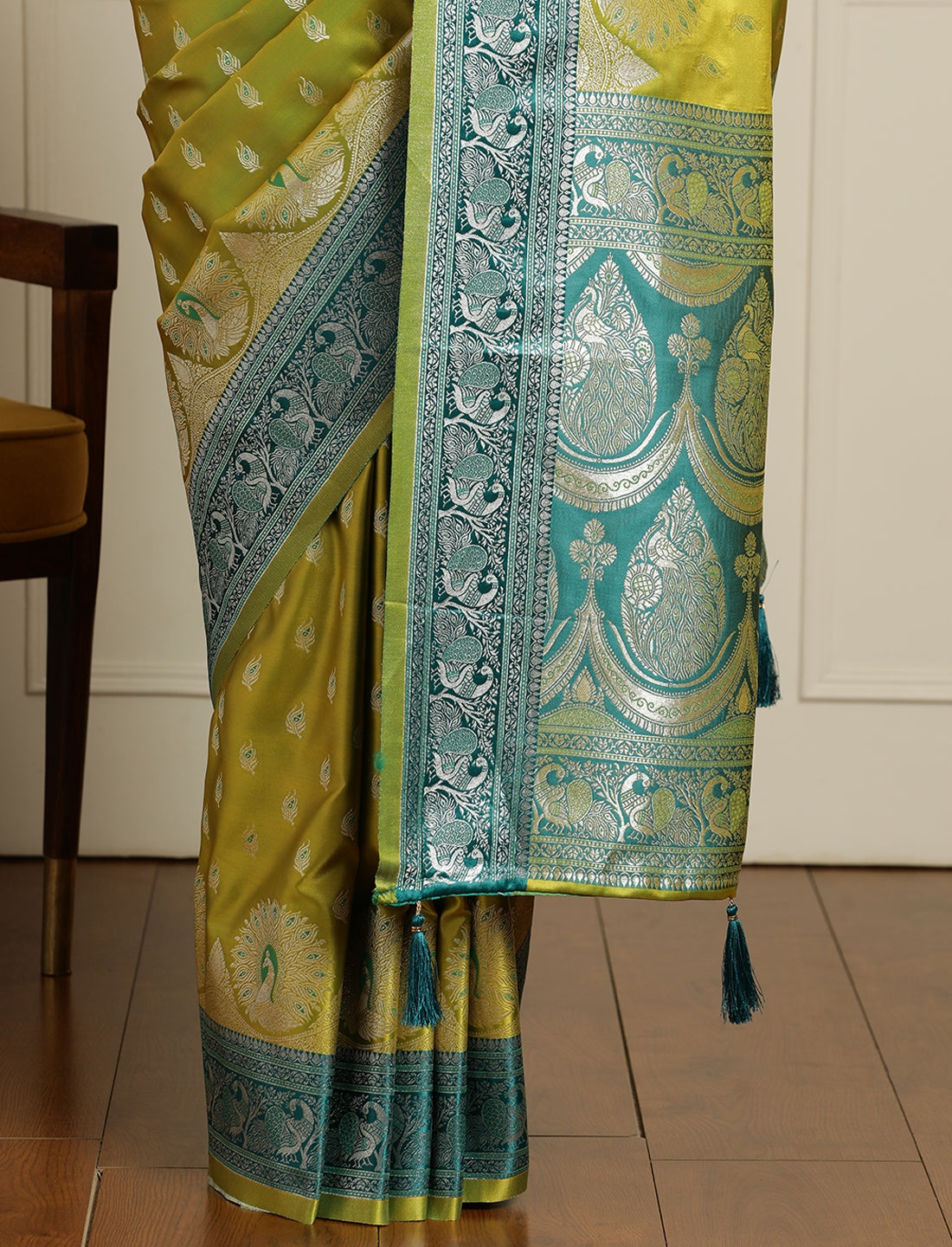 Woven Design Banarasi Saree With Unstitched Blouse in Light Green