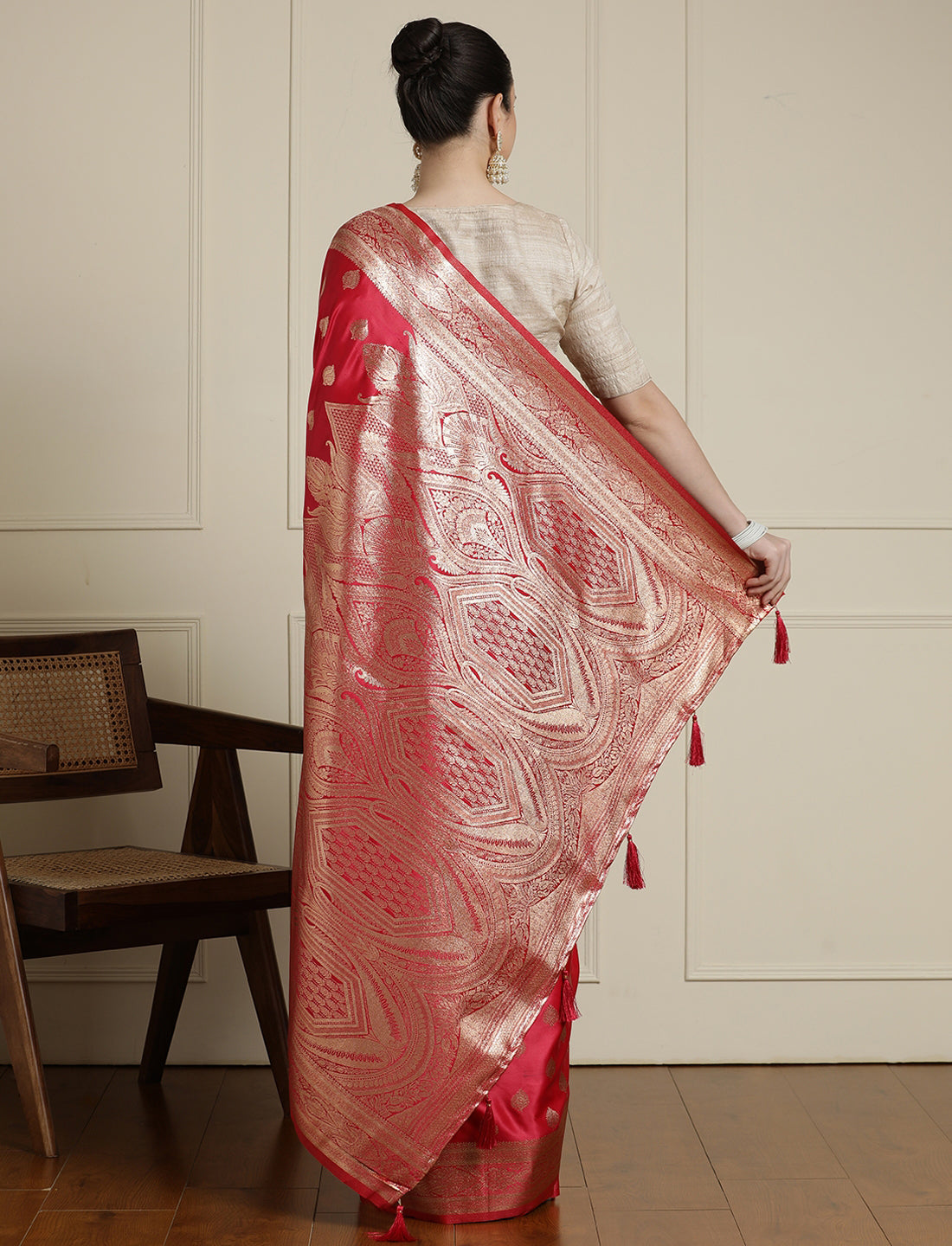 Ethnic Motifs Woven Design Banarasi Saree With Blouse in Red