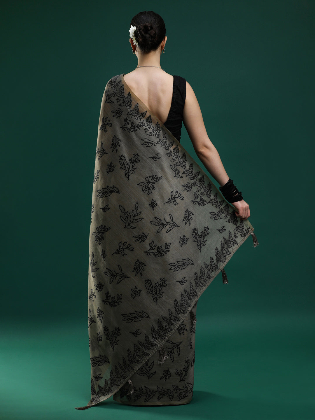 Sarha Woven Design Chanderi Saree in Grey