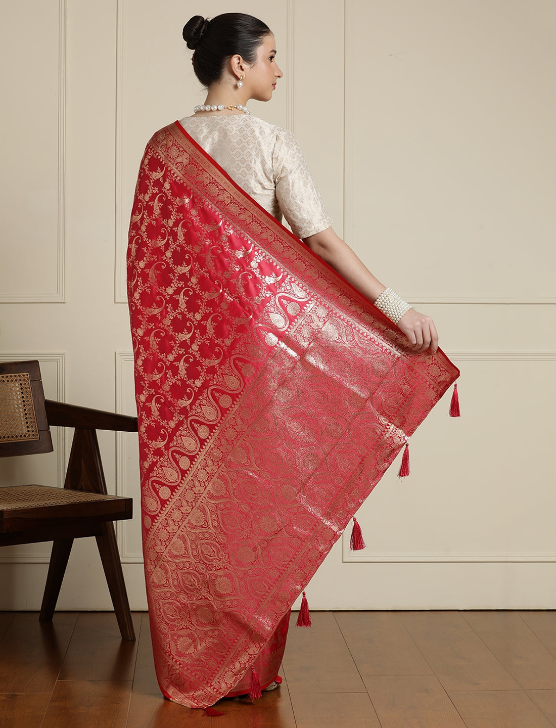 Woven Design Zari Banarasi Saree with Blouse in Red