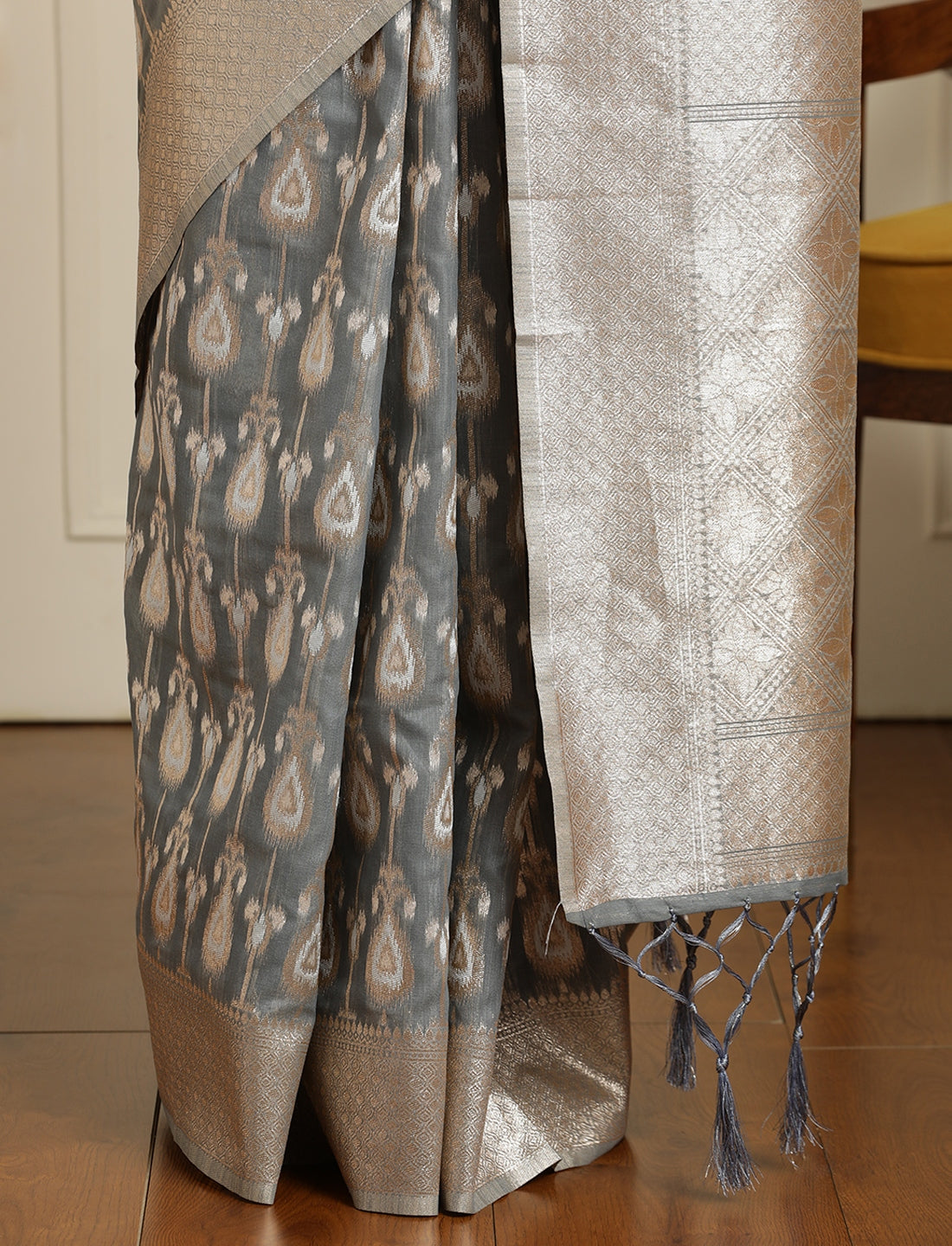 Ethnic Geometric Woven Design Muga Saree With Blouse Piece in Grey