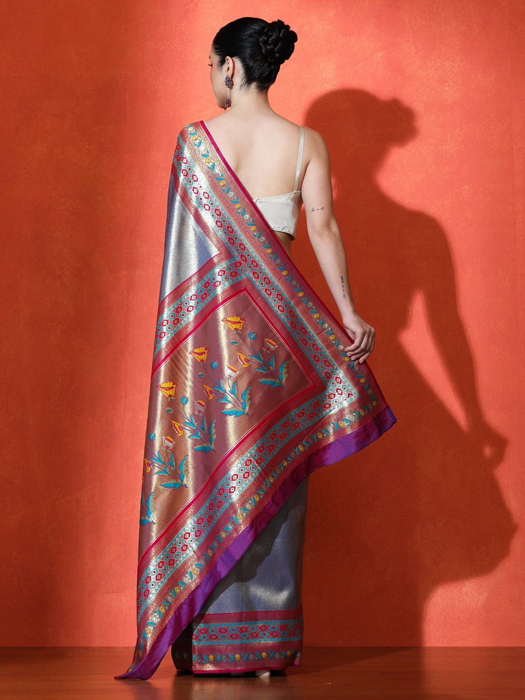 Kaashi Silk in Grey