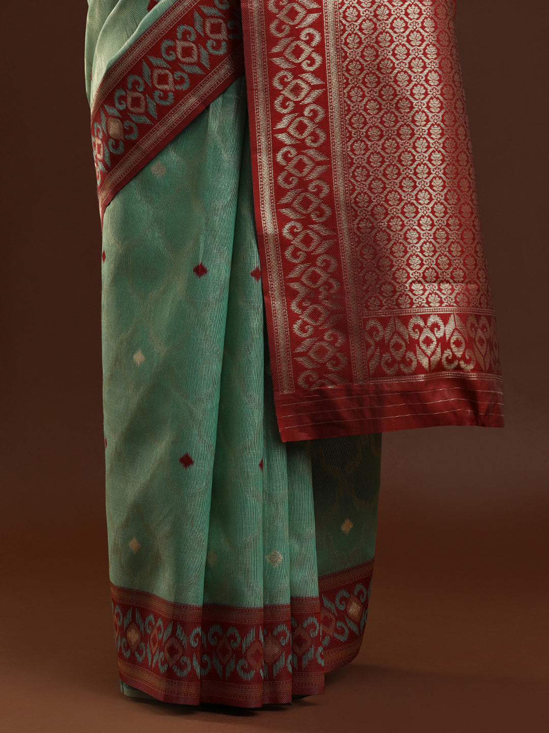 Sarha Woven Design Zari Banarasi Saree in Green
