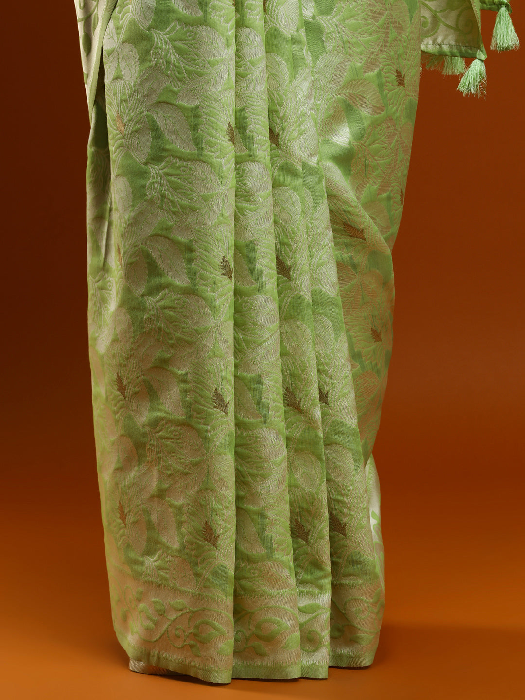 Sarha Floral Woven Design Zari Chanderi Saree in Light Green