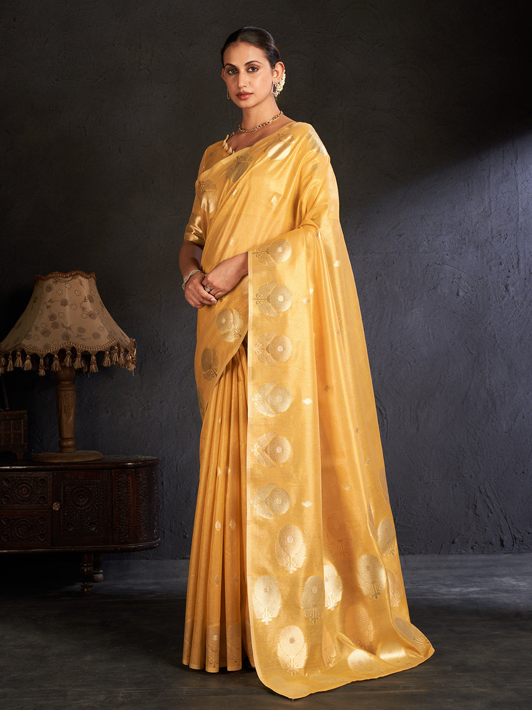 Viloni Silk in Golden