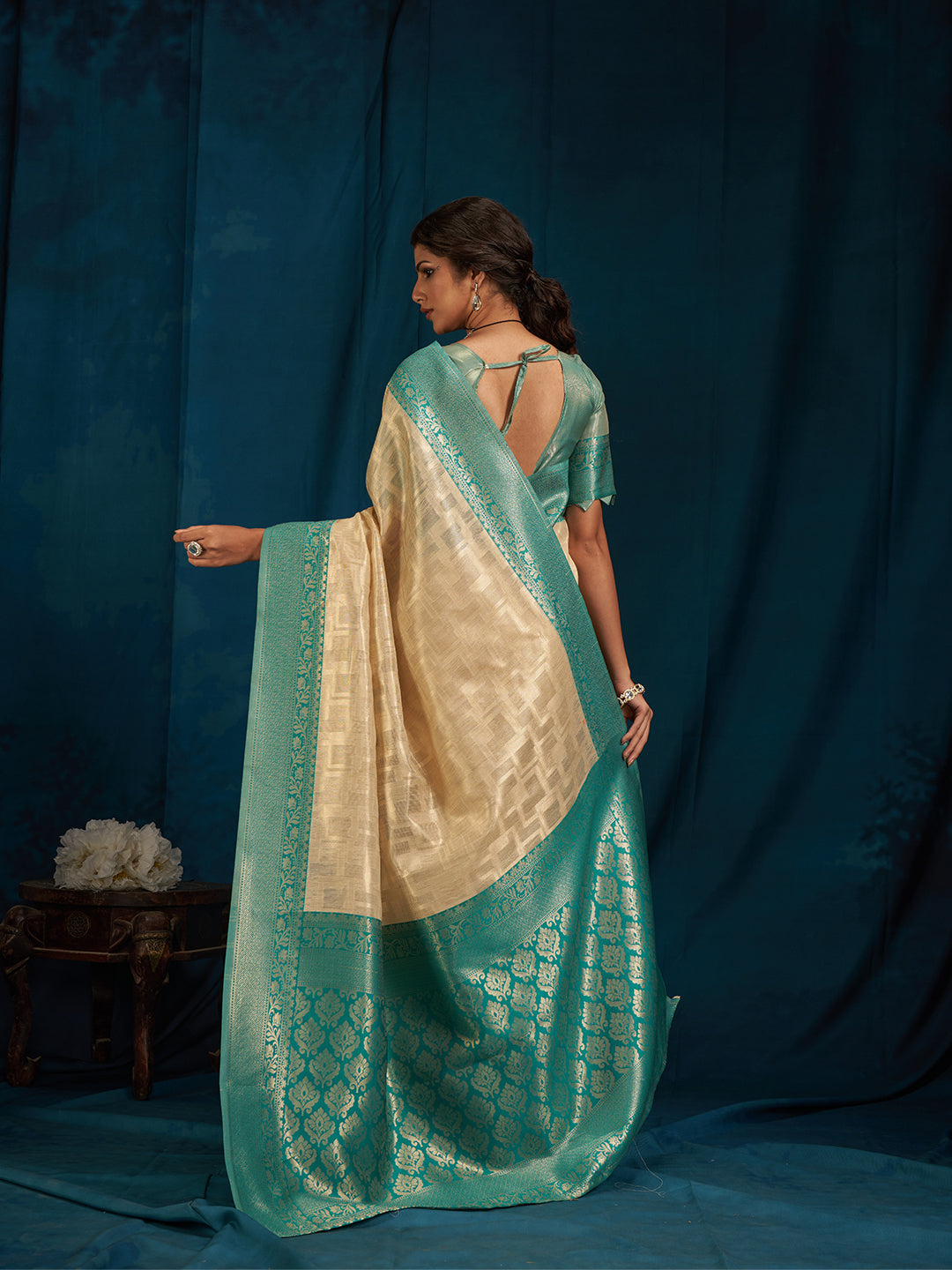 Swarnika Silk In Teal And Beige