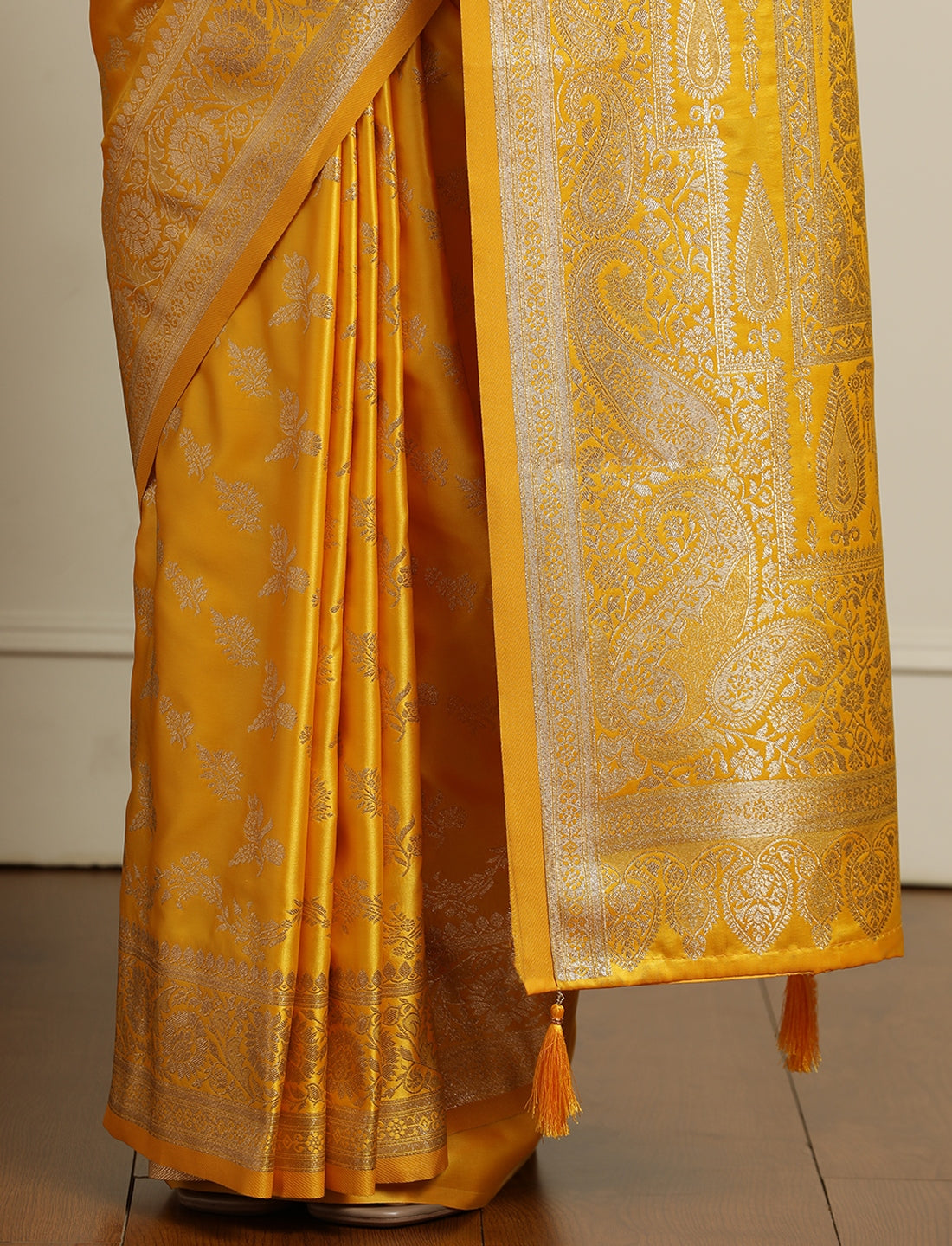 Ethnic Motifs Woven Design Banarasi Saree With Blouse in Yellow