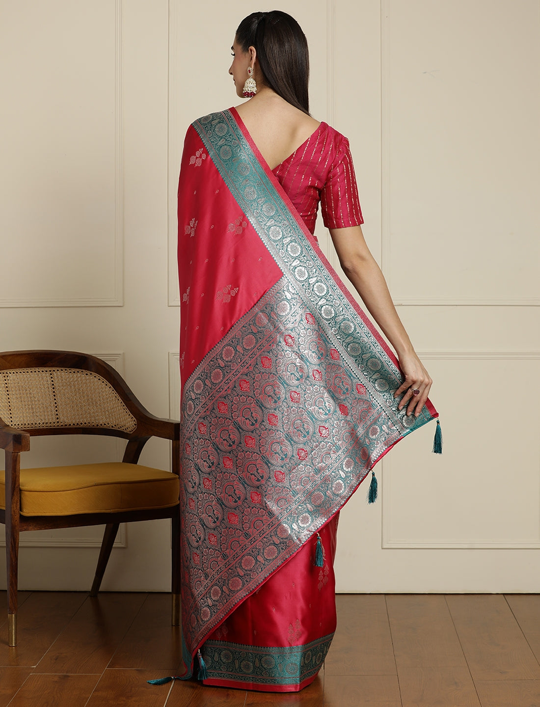 Woven Design Zari Banarasi Saree in Pink