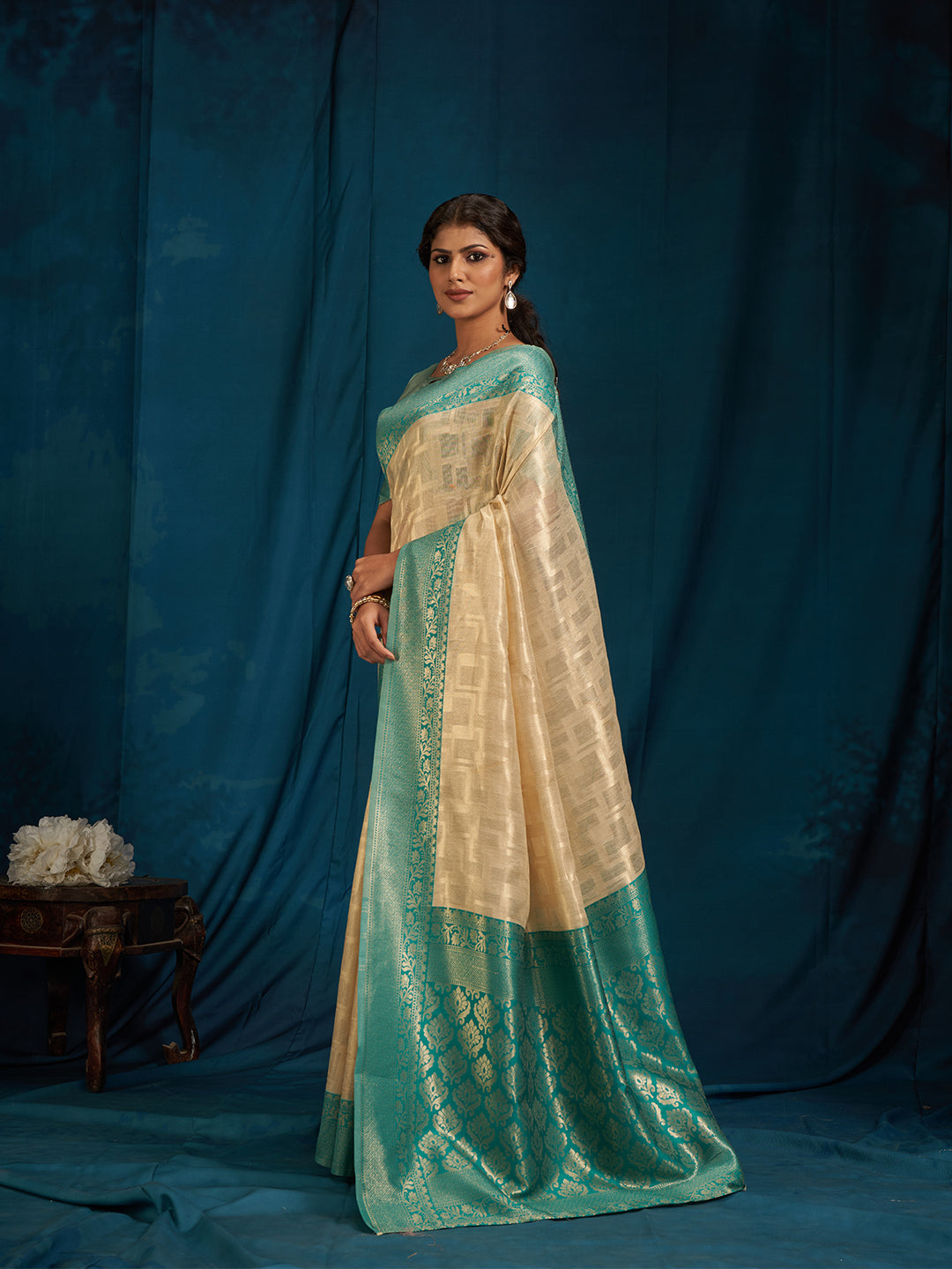 Swarnika Silk In Teal And Beige