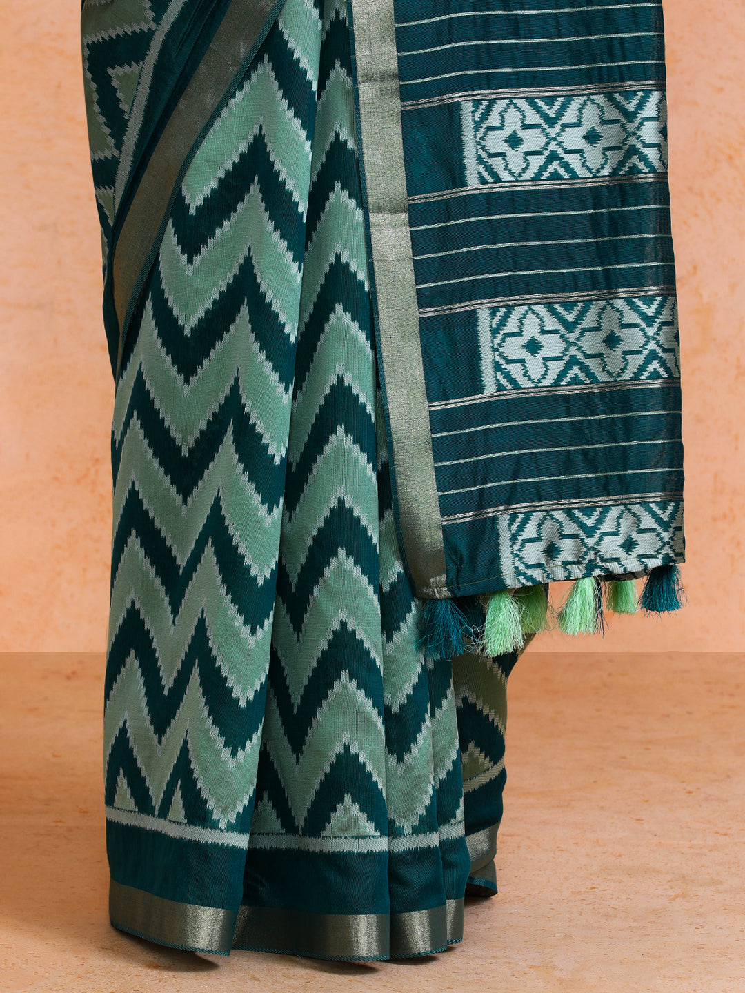 Sumitra Cotton in Dark Green and Pista