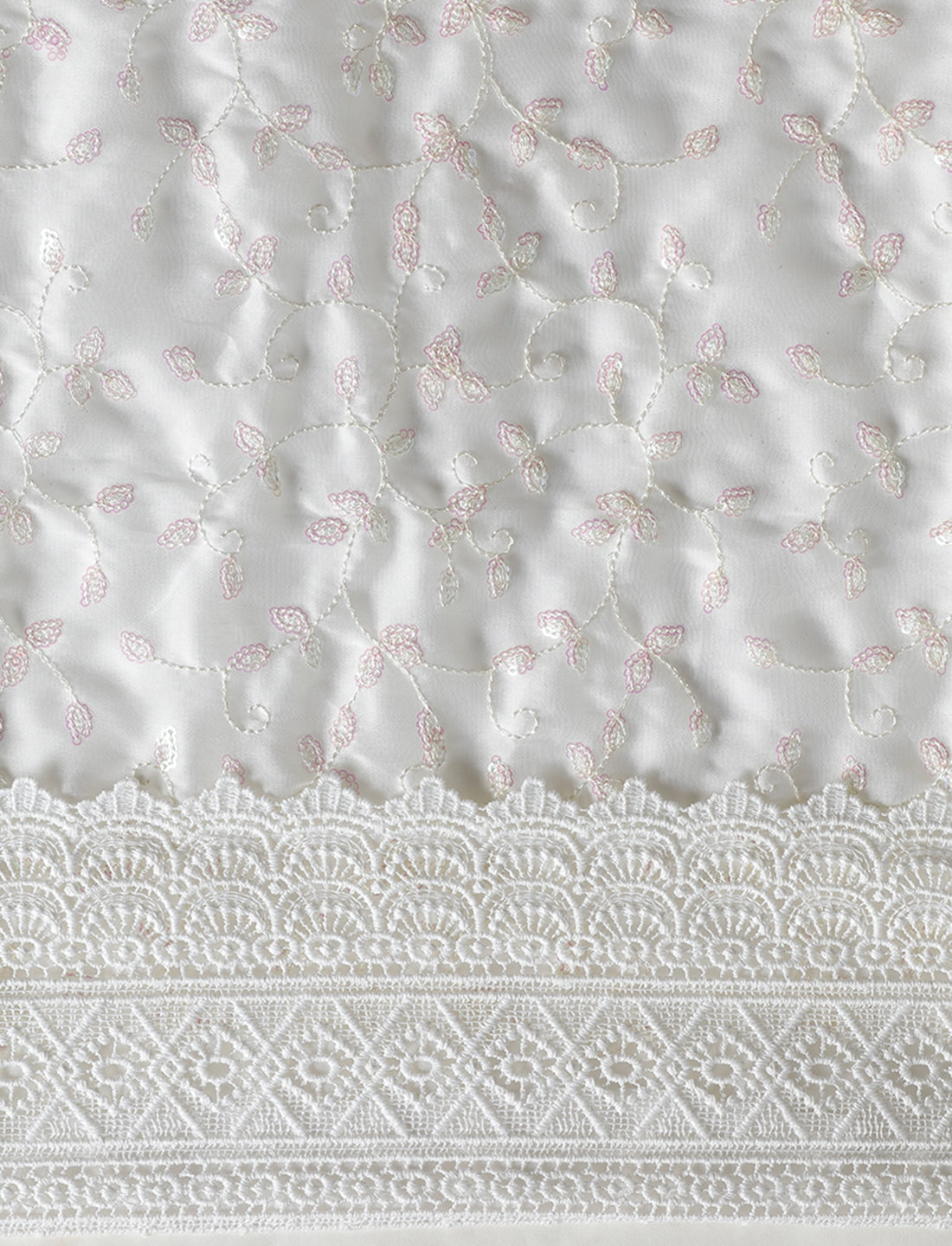 Embroidered Saree With Blouse Piece in White