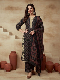 Self Design Pure Cotton Round Neck Kurti & Trousers With Dupatta