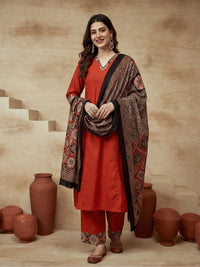 Women Ethnic Motifs Printed V-Neck Kurta & Trousers With Dupatta