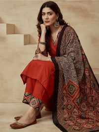 Women Ethnic Motifs Printed V-Neck Kurta & Trousers With Dupatta
